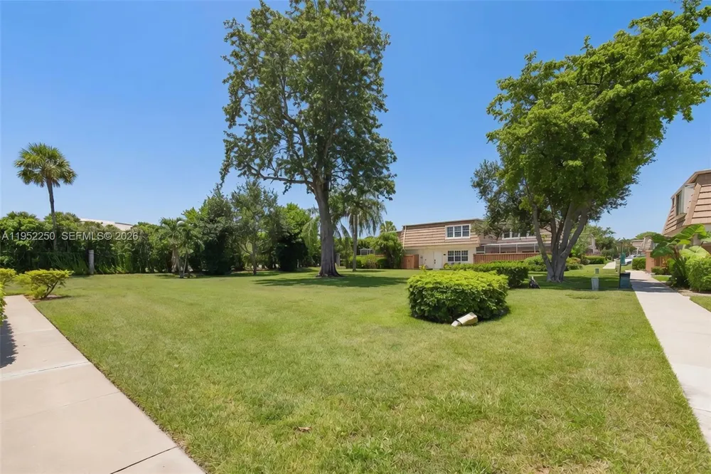 11625 Winchester Dr #B Palm Beach Gardens, FL 33410