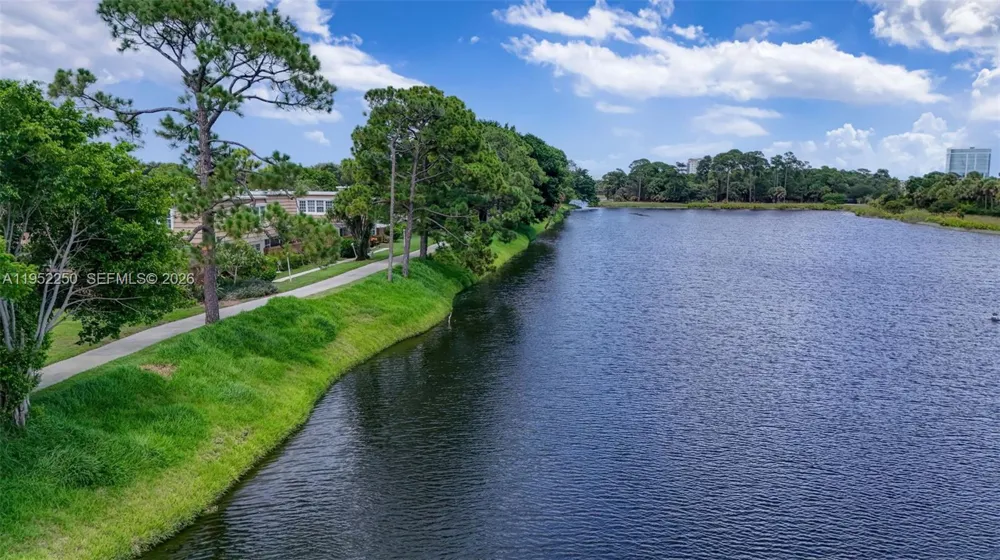 11625 Winchester Dr #B Palm Beach Gardens, FL 33410