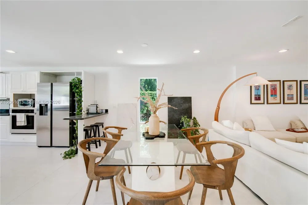 324 Caribbean Rd Key Biscayne, FL 33149