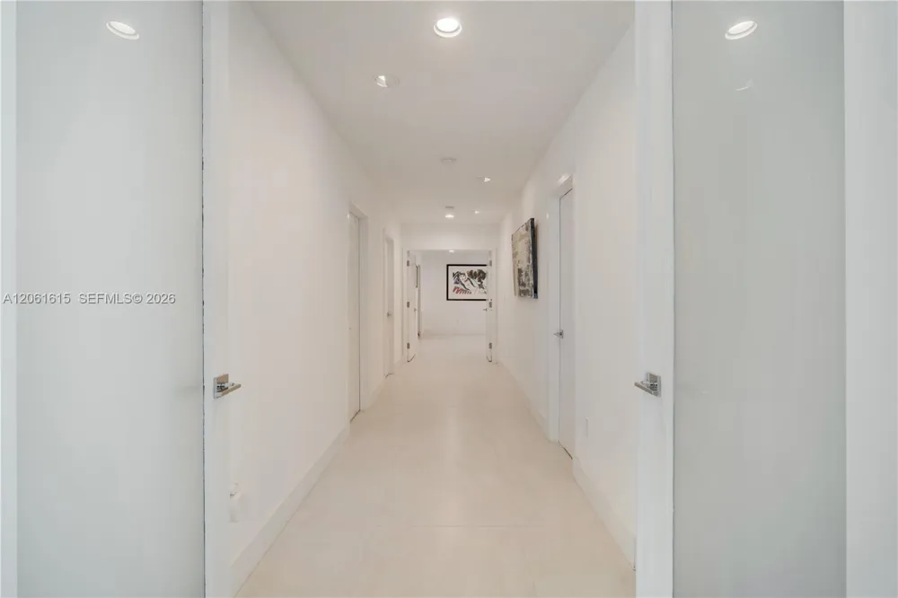 324 Caribbean Rd Key Biscayne, FL 33149