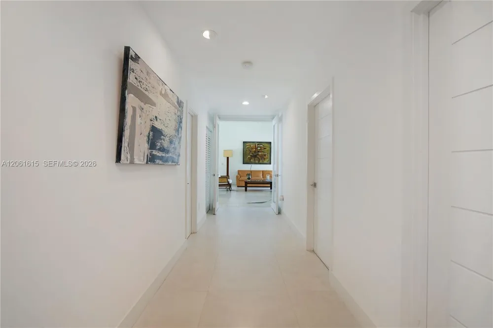 324 Caribbean Rd Key Biscayne, FL 33149