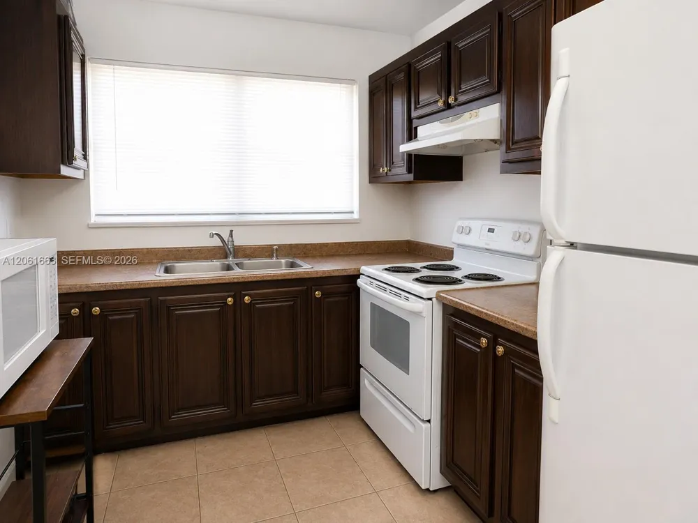 4044 NW 19th St #401 Lauderhill, FL 33313