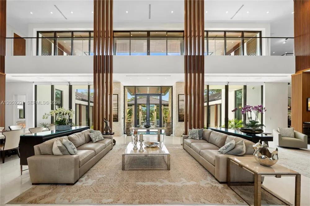 641 Leucadendra Dr Coral Gables, FL 33156