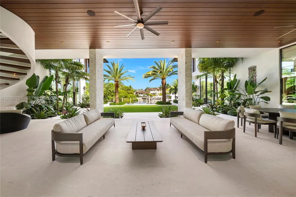 641 Leucadendra Dr Coral Gables, FL 33156