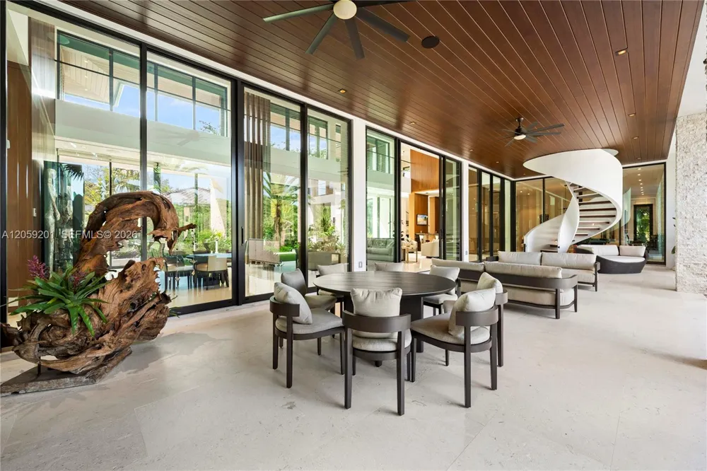 641 Leucadendra Dr Coral Gables, FL 33156