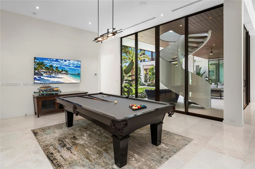 641 Leucadendra Dr Coral Gables, FL 33156