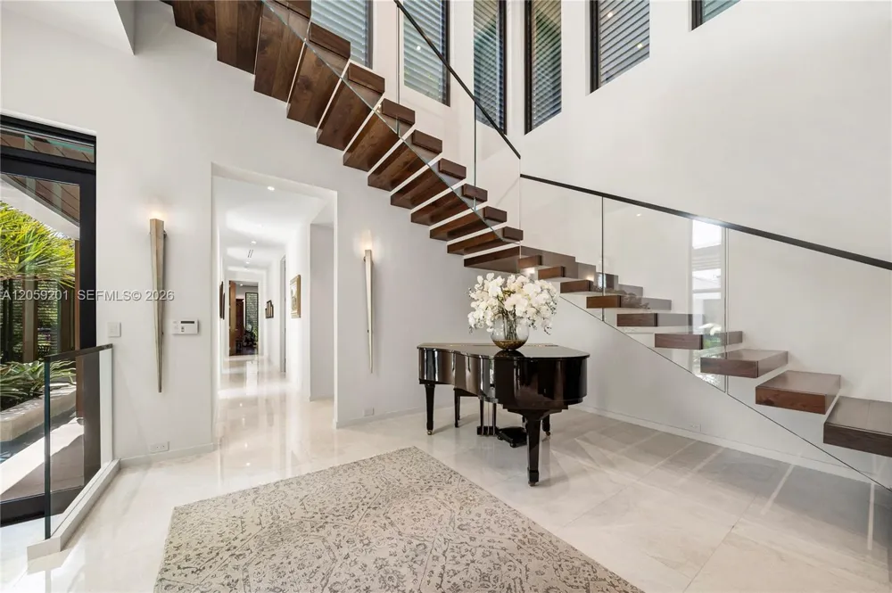 641 Leucadendra Dr Coral Gables, FL 33156