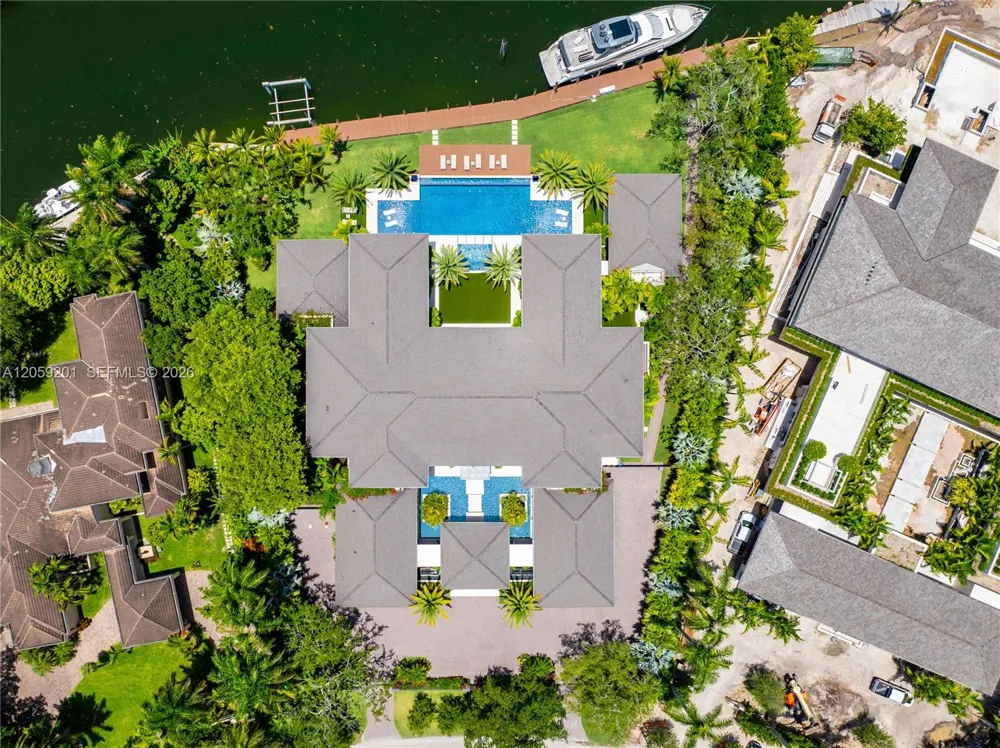 641 Leucadendra Dr Coral Gables, FL 33156