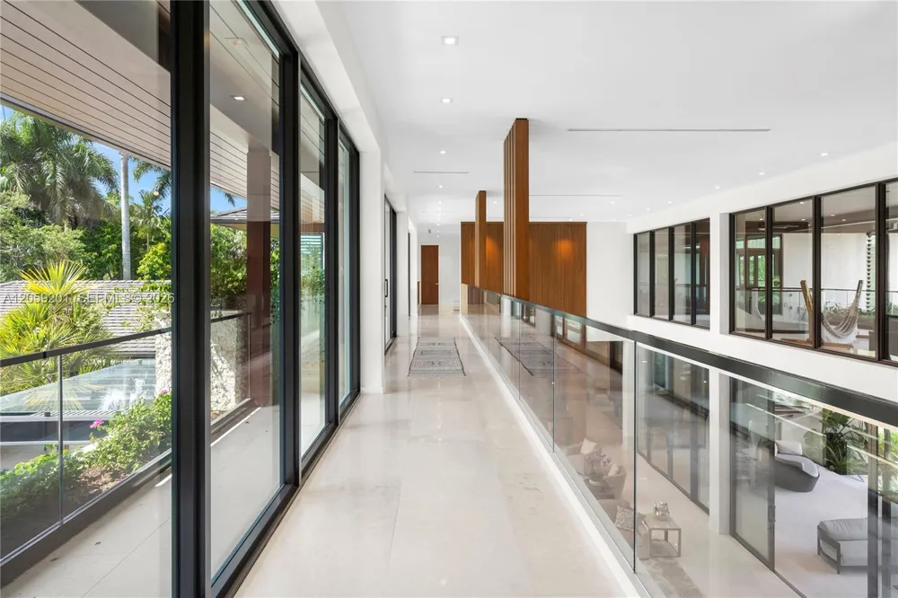 641 Leucadendra Dr Coral Gables, FL 33156