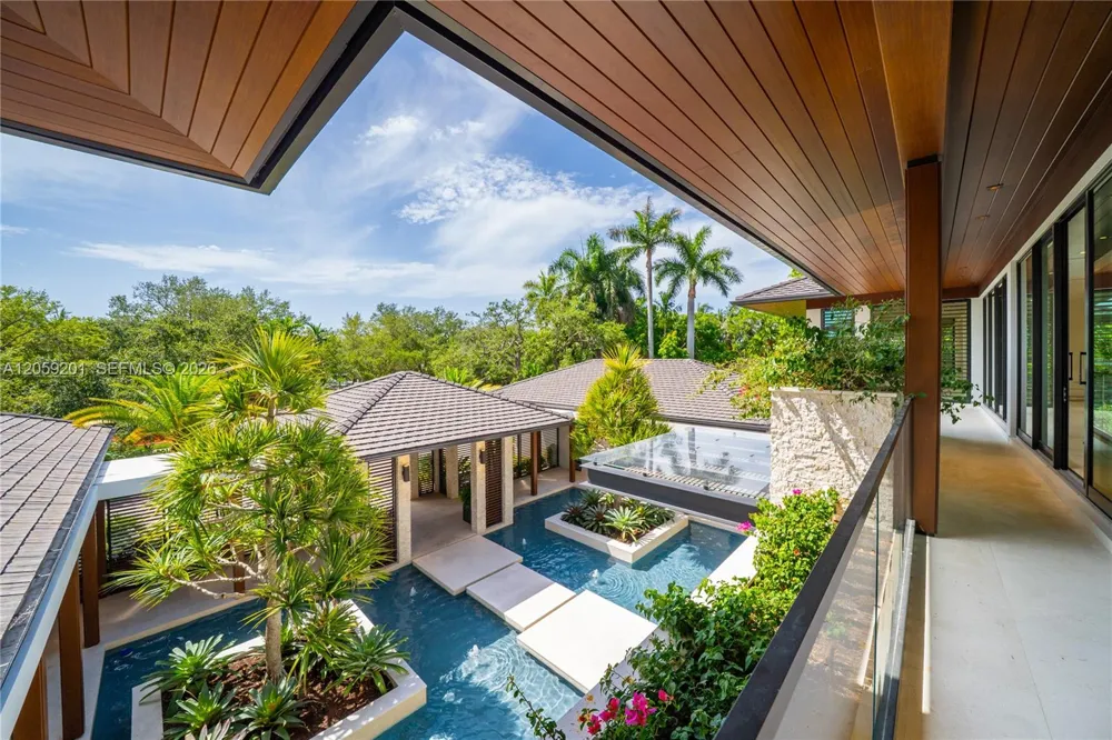 641 Leucadendra Dr Coral Gables, FL 33156