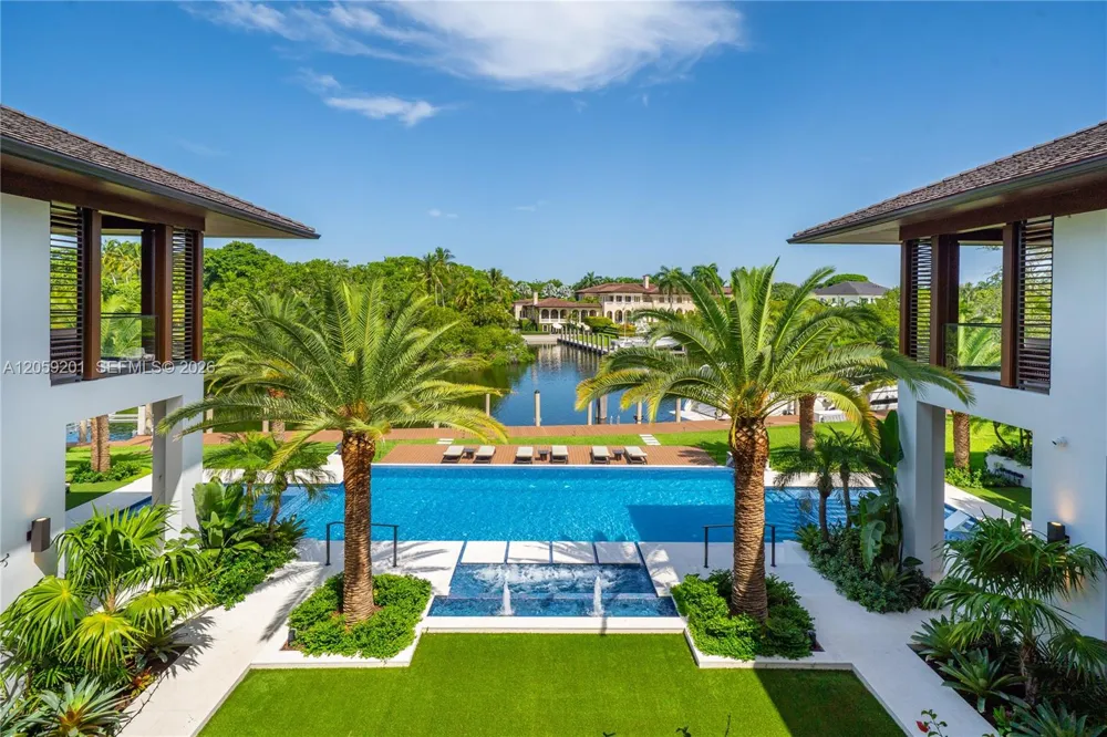 641 Leucadendra Dr Coral Gables, FL 33156
