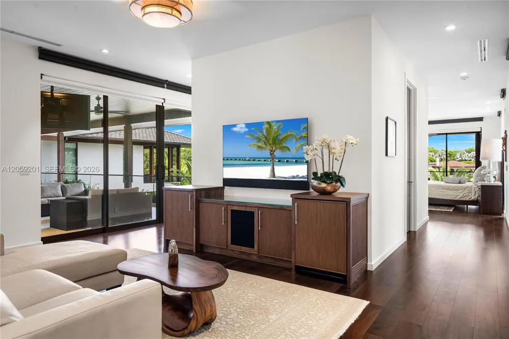 641 Leucadendra Dr Coral Gables, FL 33156