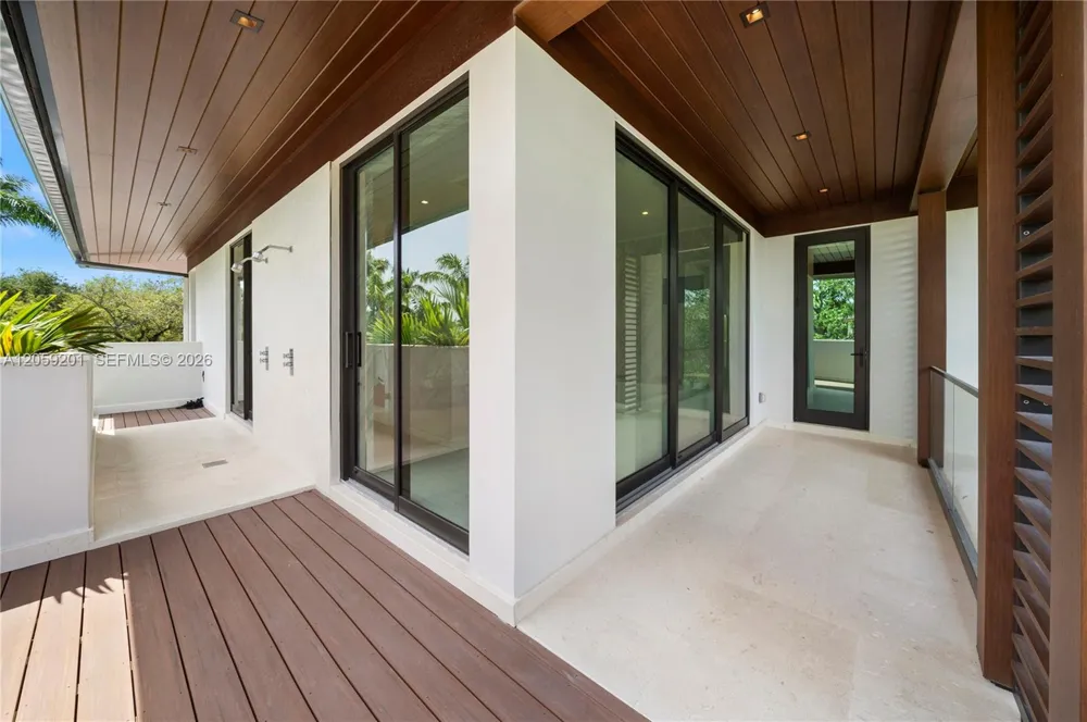 641 Leucadendra Dr Coral Gables, FL 33156