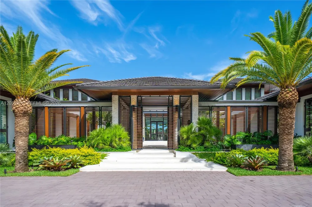 641 Leucadendra Dr Coral Gables, FL 33156