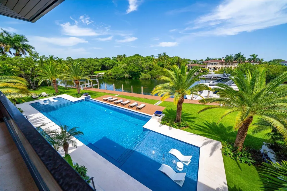 641 Leucadendra Dr Coral Gables, FL 33156