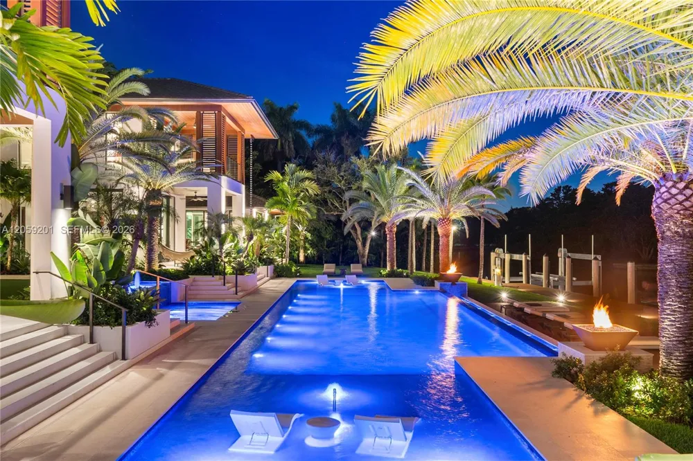641 Leucadendra Dr Coral Gables, FL 33156