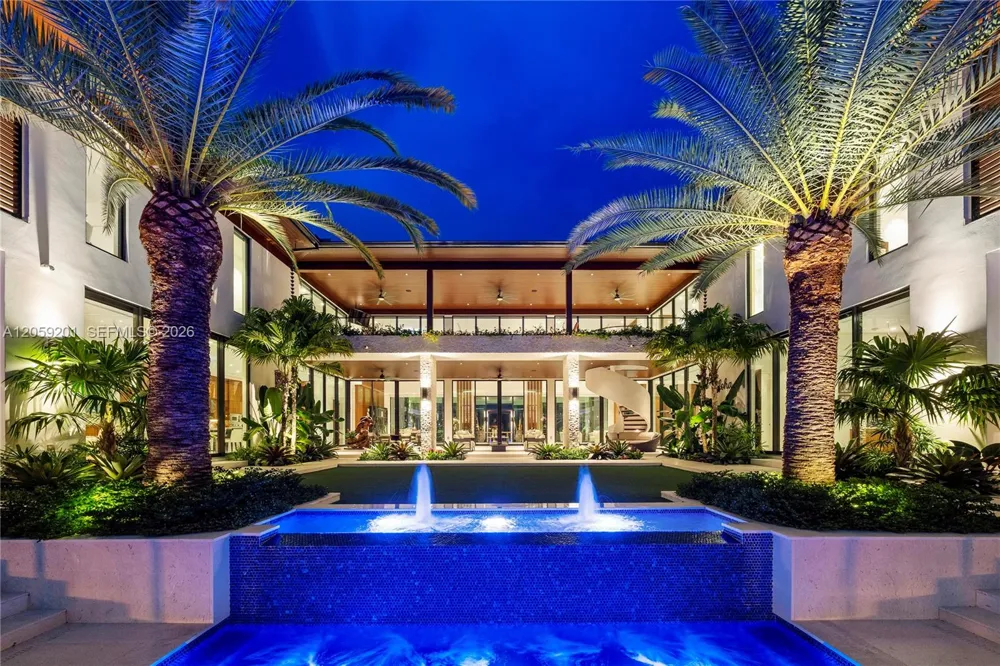641 Leucadendra Dr Coral Gables, FL 33156
