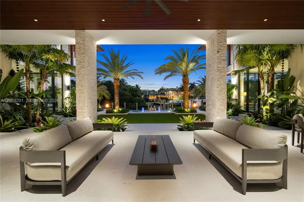 641 Leucadendra Dr Coral Gables, FL 33156