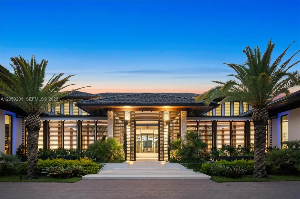 641 Leucadendra Dr Coral Gables, FL 33156