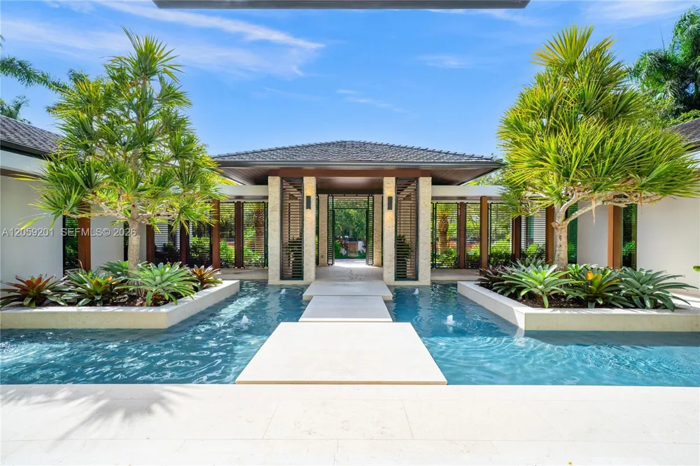 641 Leucadendra Dr Coral Gables, FL 33156