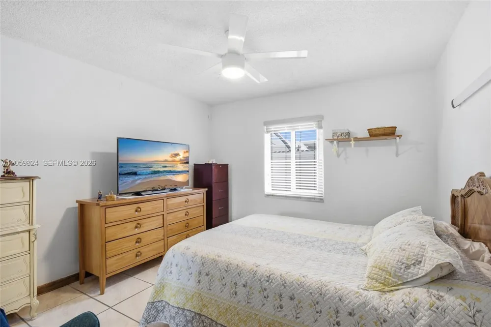 921 E 14 St Hialeah, FL 33010