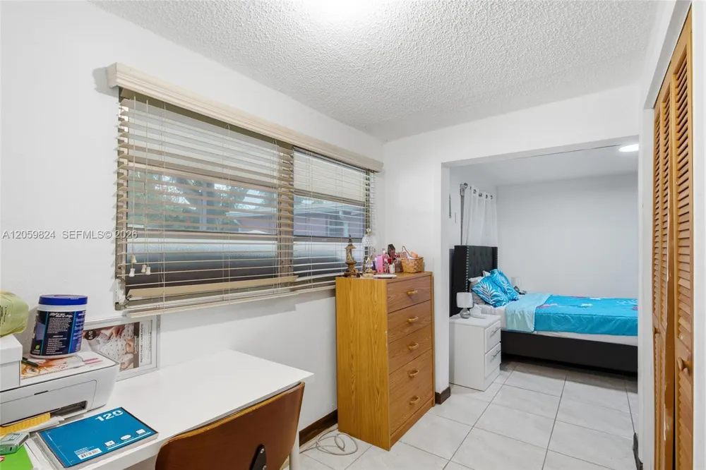 921 E 14 St Hialeah, FL 33010