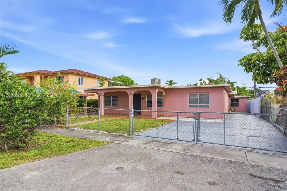 921 E 14 St Hialeah, FL 33010