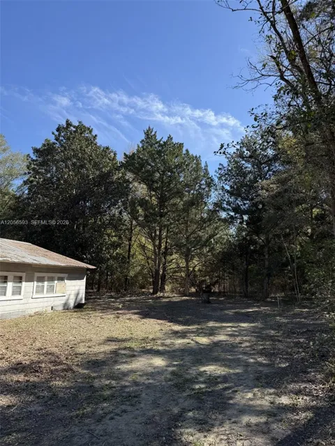 5911 SW 250th