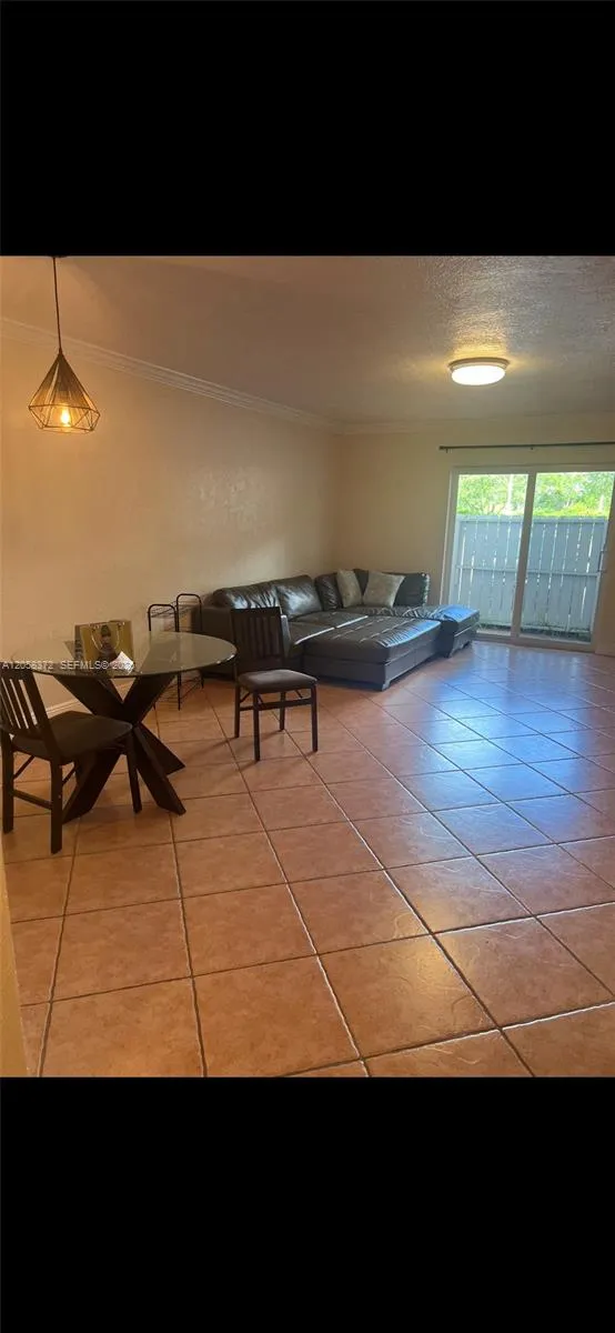 8650 SW 67th Ave #1013 Pinecrest, FL 33156