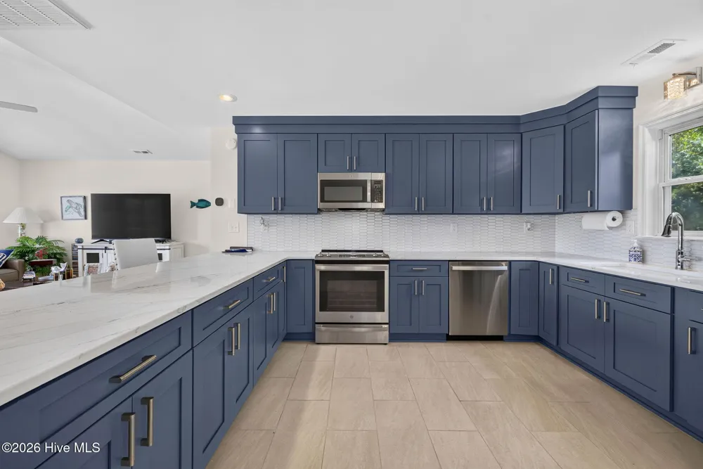 21 S Oak Drive Surf City, NC 28445