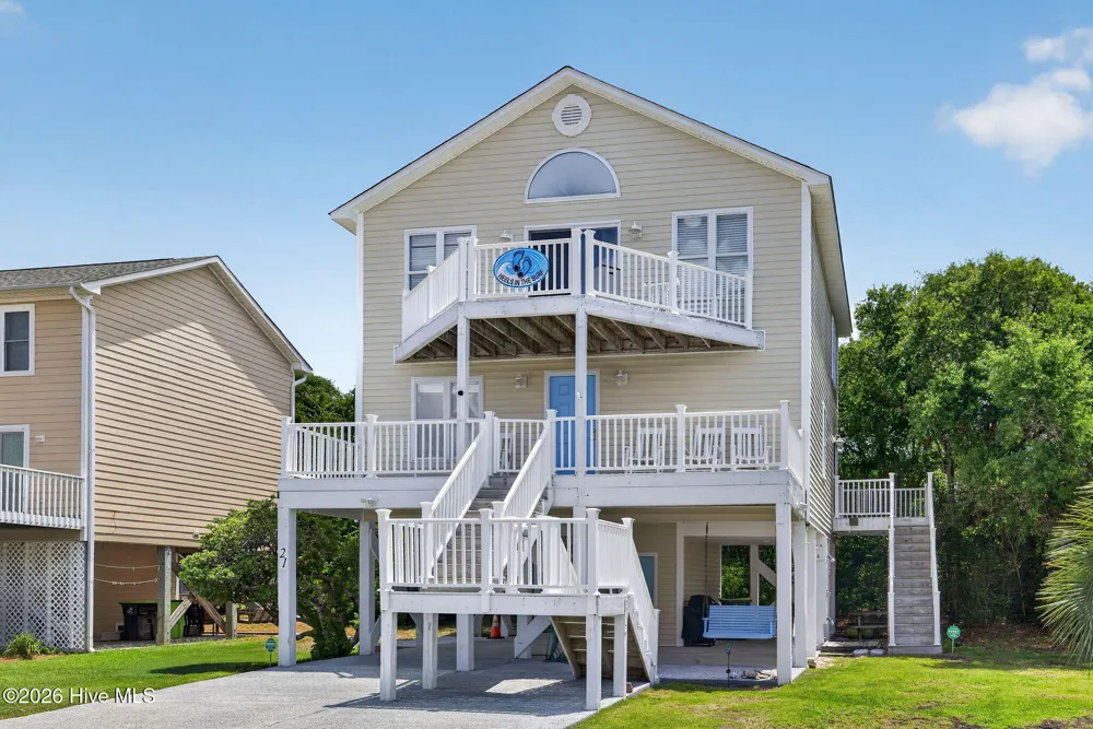 21 S Oak Drive Surf City, NC 28445
