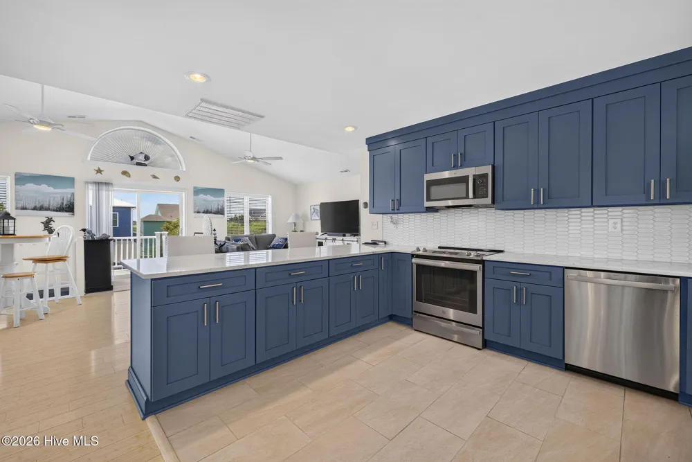 21 S Oak Drive Surf City, NC 28445