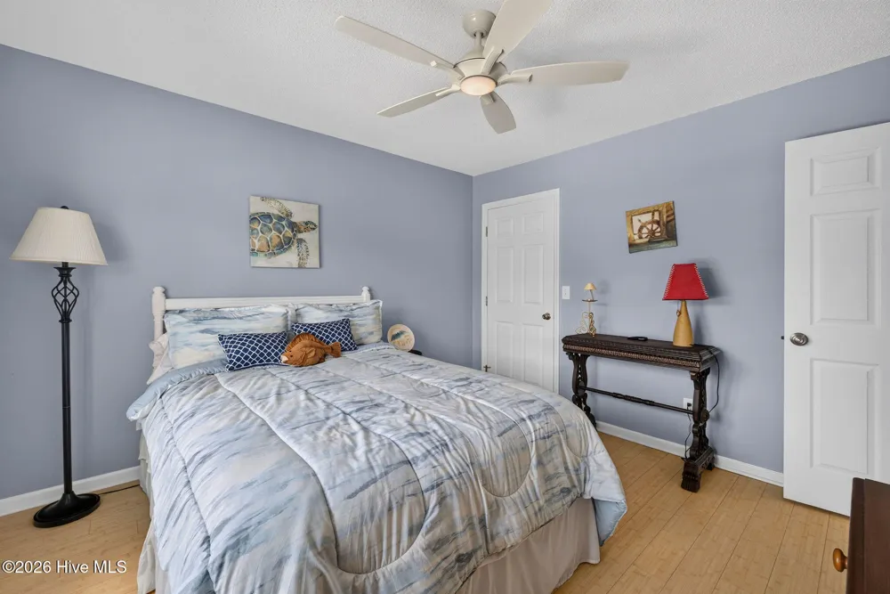 21 S Oak Drive Surf City, NC 28445