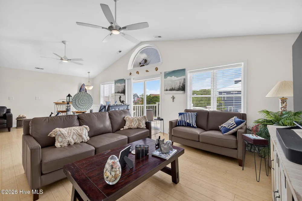21 S Oak Drive Surf City, NC 28445