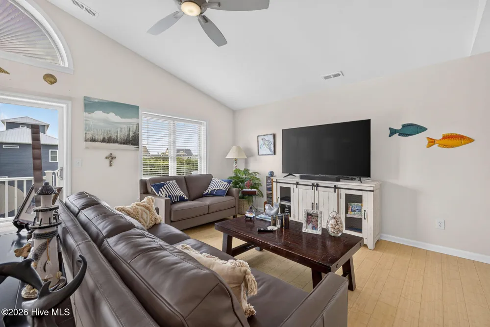 21 S Oak Drive Surf City, NC 28445