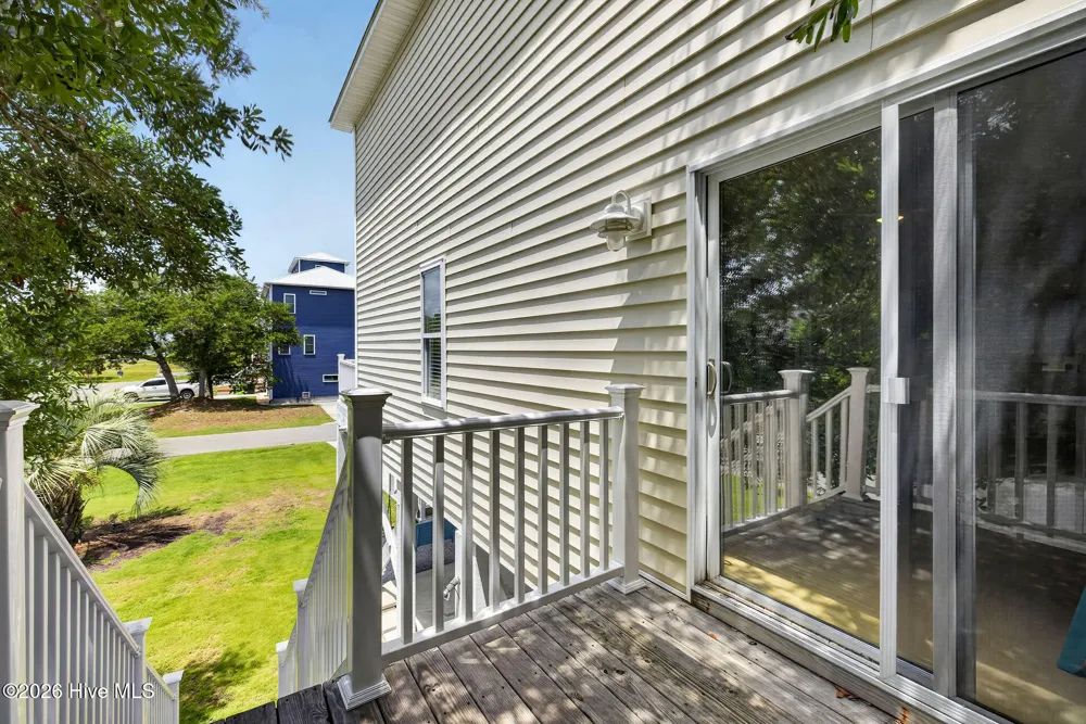 21 S Oak Drive Surf City, NC 28445