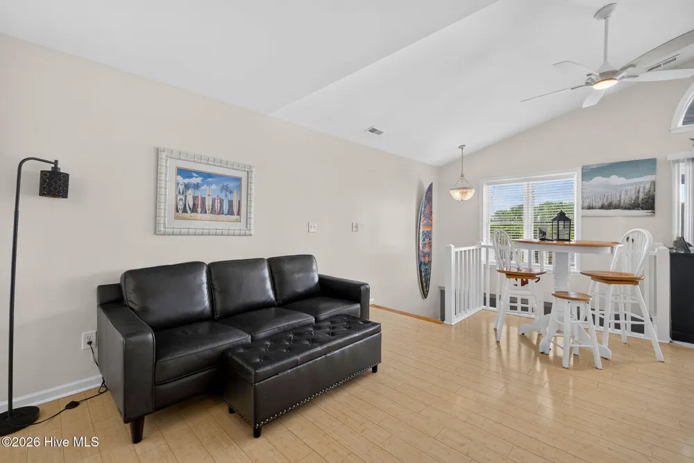 21 S Oak Drive Surf City, NC 28445