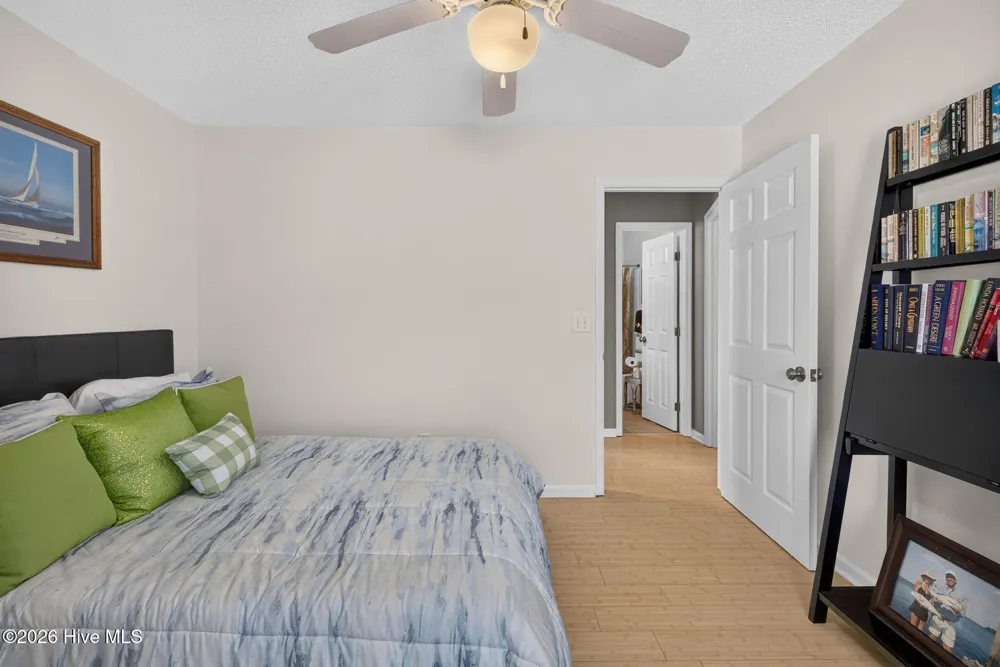 21 S Oak Drive Surf City, NC 28445