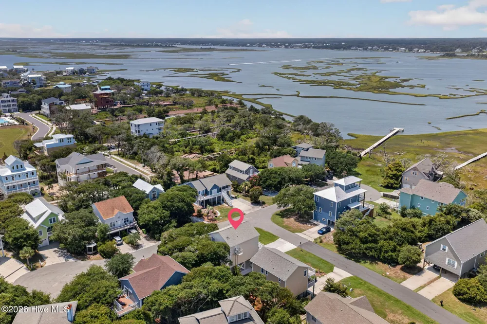 21 S Oak Drive Surf City, NC 28445