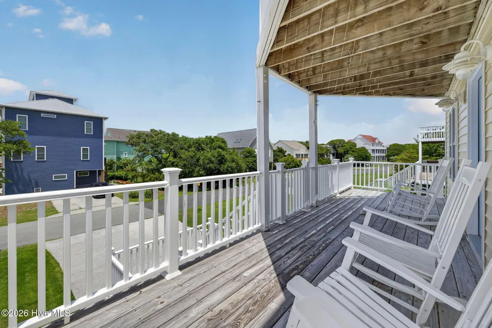 21 S Oak Drive Surf City, NC 28445