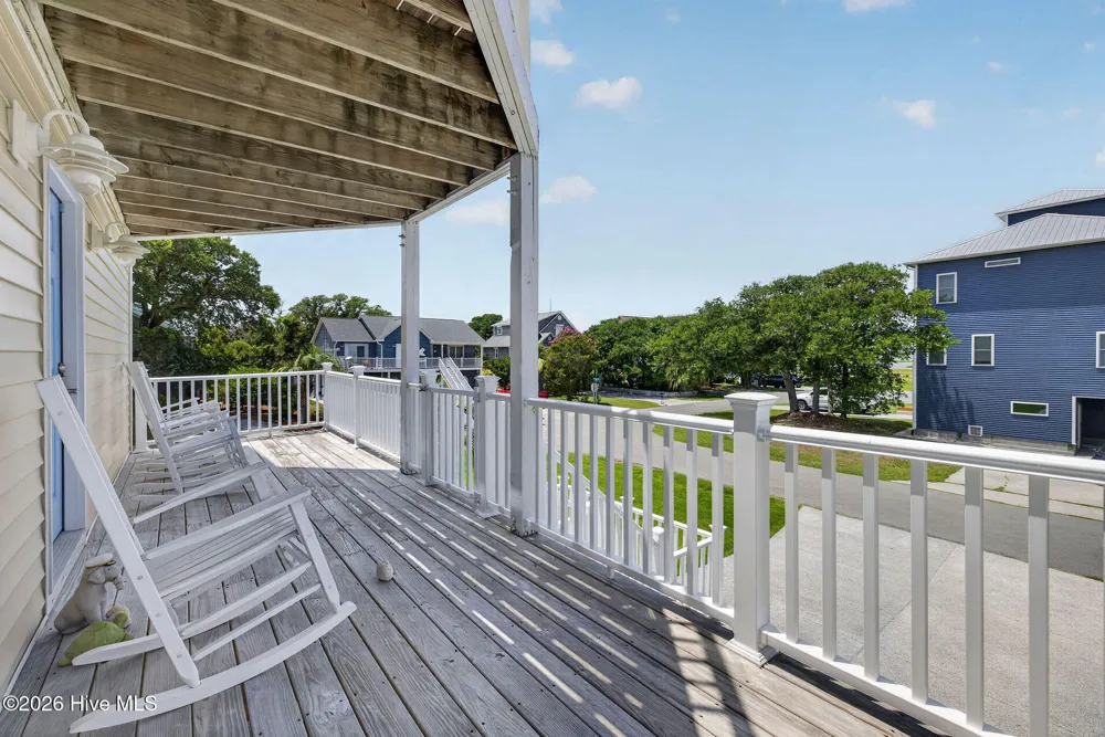 21 S Oak Drive Surf City, NC 28445