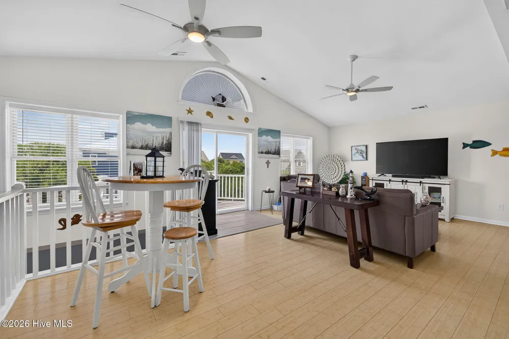 21 S Oak Drive Surf City, NC 28445