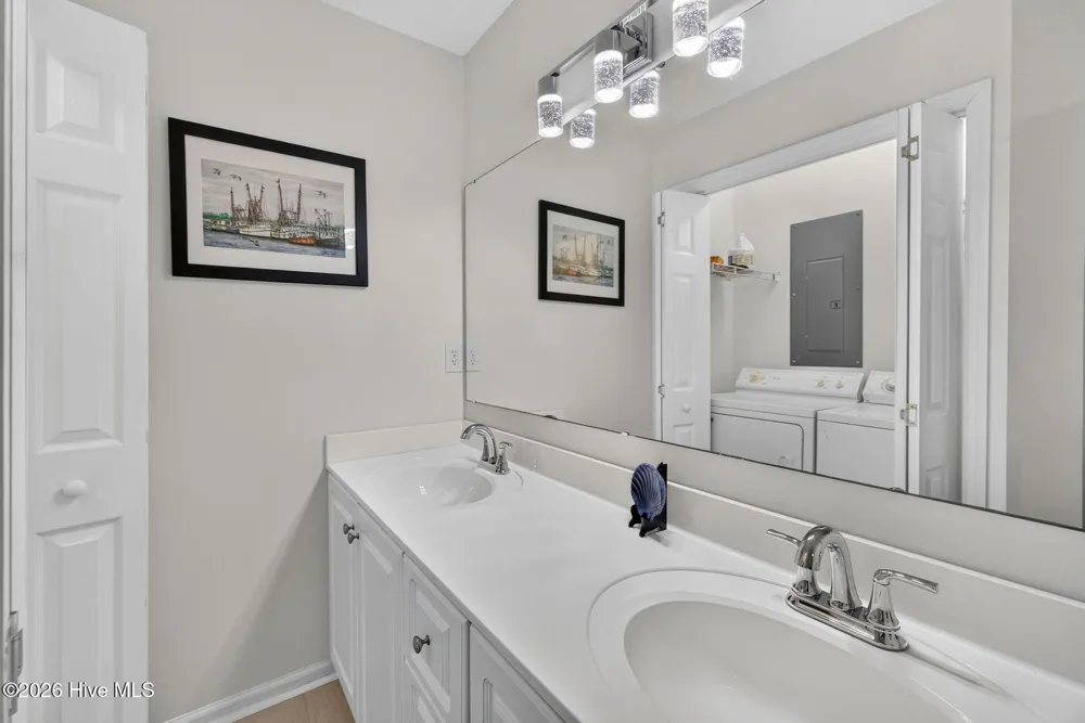 21 S Oak Drive Surf City, NC 28445