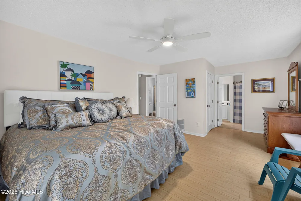 21 S Oak Drive Surf City, NC 28445