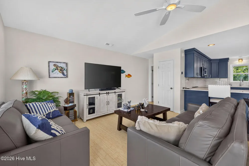 21 S Oak Drive Surf City, NC 28445