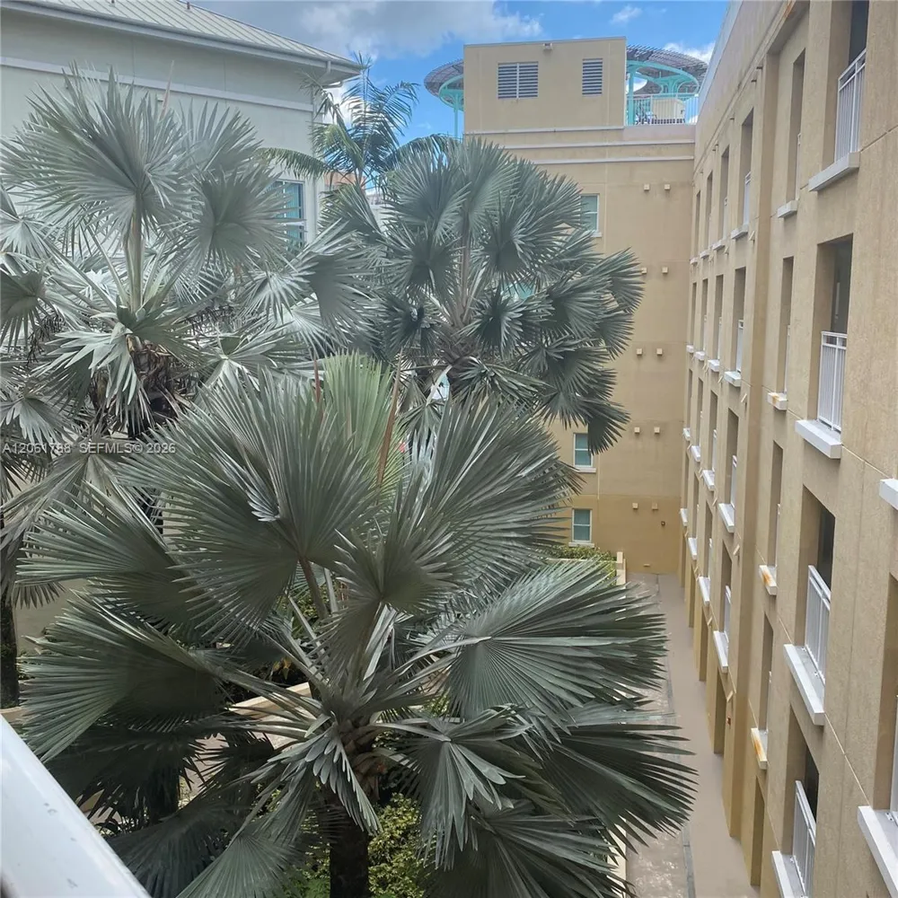 7275 SW 90th Way #509 Miami, FL 33156