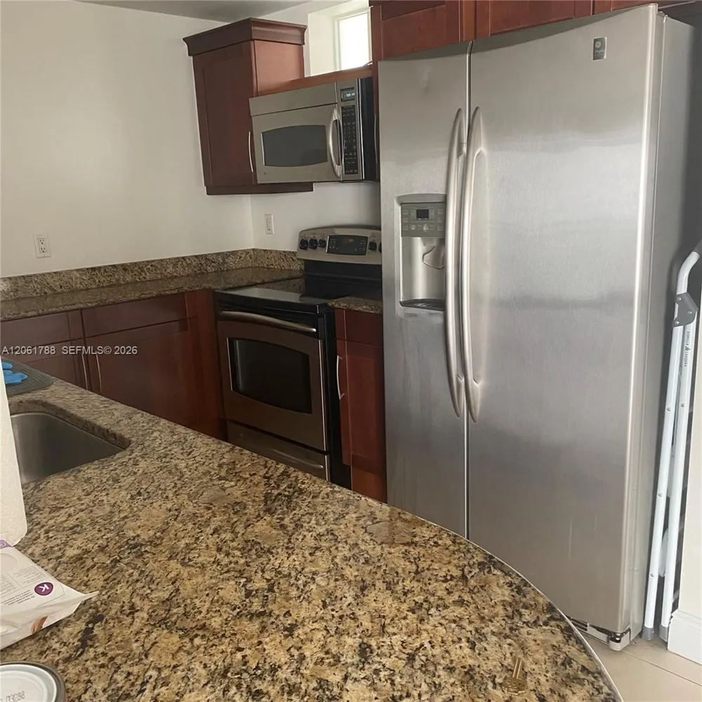 7275 SW 90th Way #509 Miami, FL 33156