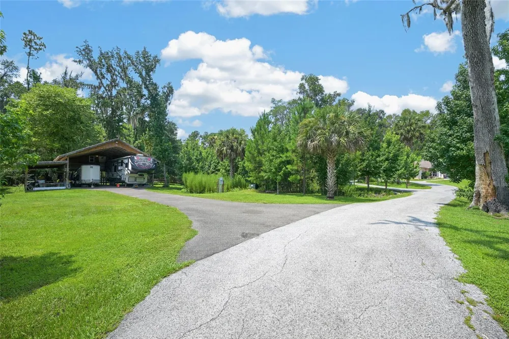 19040 NW 88TH AVENUE ROAD Reddick, FL 32686