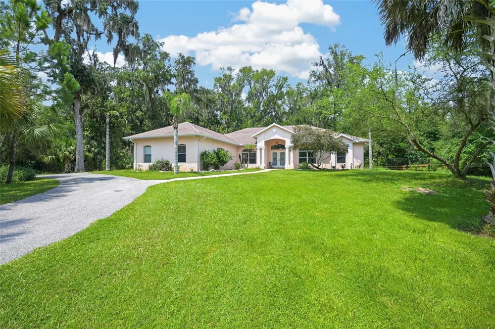 19040 NW 88TH AVENUE ROAD Reddick, FL 32686