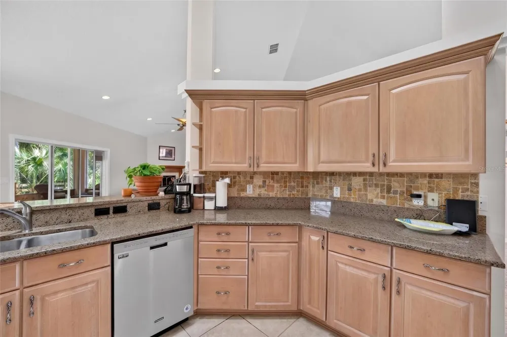 19040 NW 88TH AVENUE ROAD Reddick, FL 32686